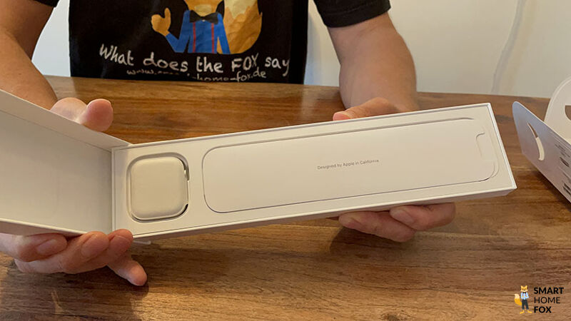 You can see the packaging of the Apple Watch 8.